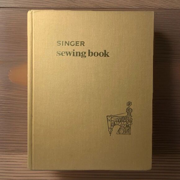 Vintage Singer Sewing Book The Complete Guide To Sewing Hardcover 1969 - Picture 1 of 6
